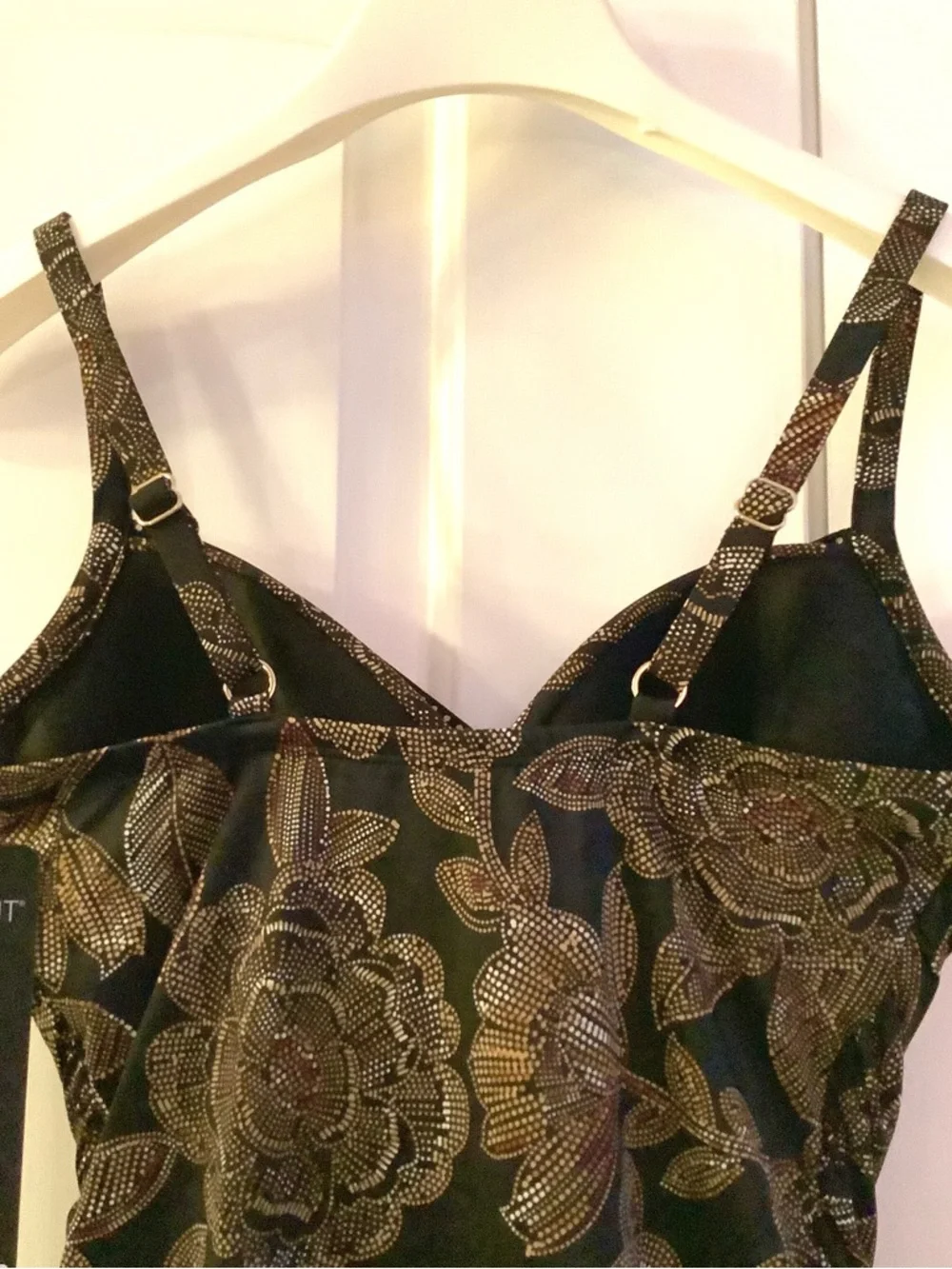 MIRACLE SUIT Petal Pusher Gali Black & Gold Foam Cup V-Neck One Piece swimsuit - Picture 10 of 13